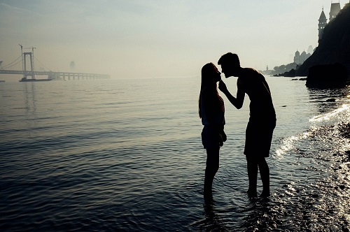 Sunset-Beach-Silhouette-Love-Couples-Dalian-Kiss-1793578.jpg